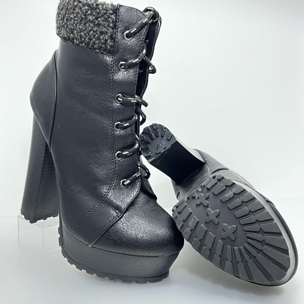 Like New ShoeDazzle Maysi Bootie